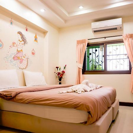 The Family Tree House Hotel Hua Hin Bagian luar foto