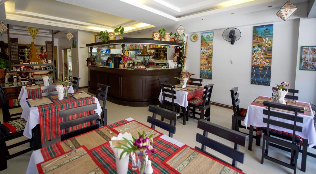 The Family Tree House Hotel Hua Hin Bagian luar foto