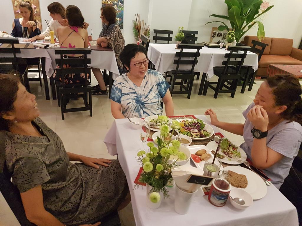 The Family Tree House Hotel Hua Hin Bagian luar foto