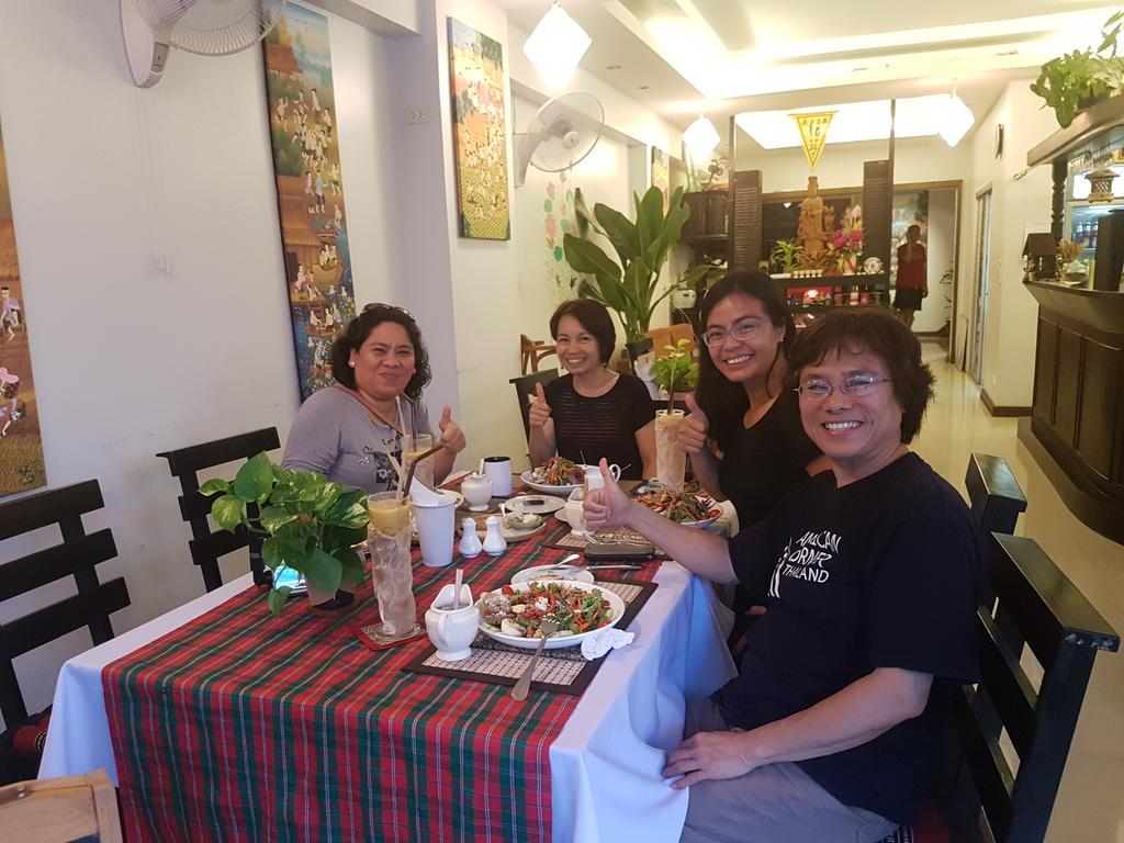 The Family Tree House Hotel Hua Hin Bagian luar foto
