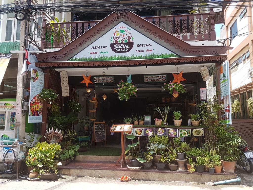 The Family Tree House Hotel Hua Hin Bagian luar foto