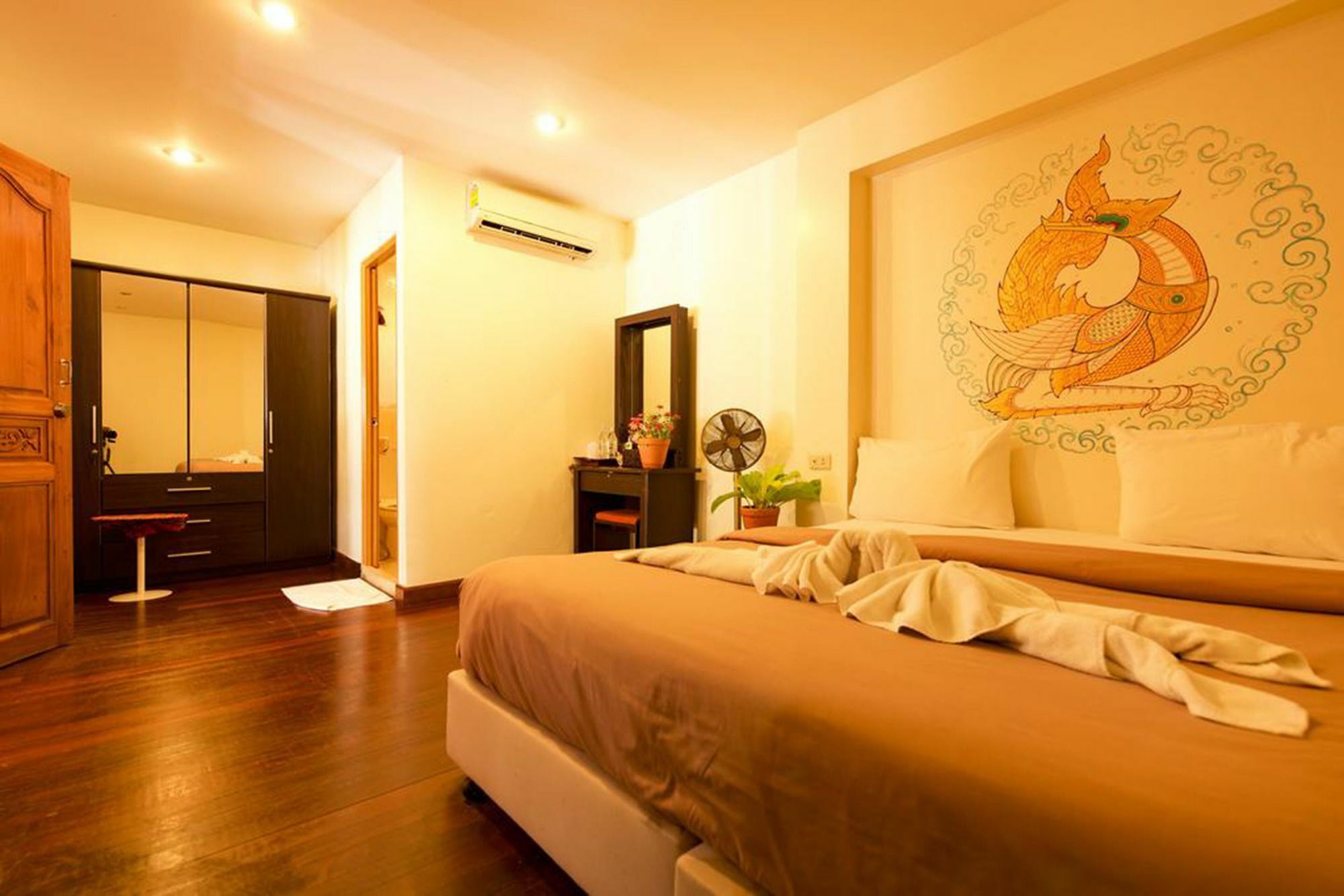 The Family Tree House Hotel Hua Hin Bagian luar foto