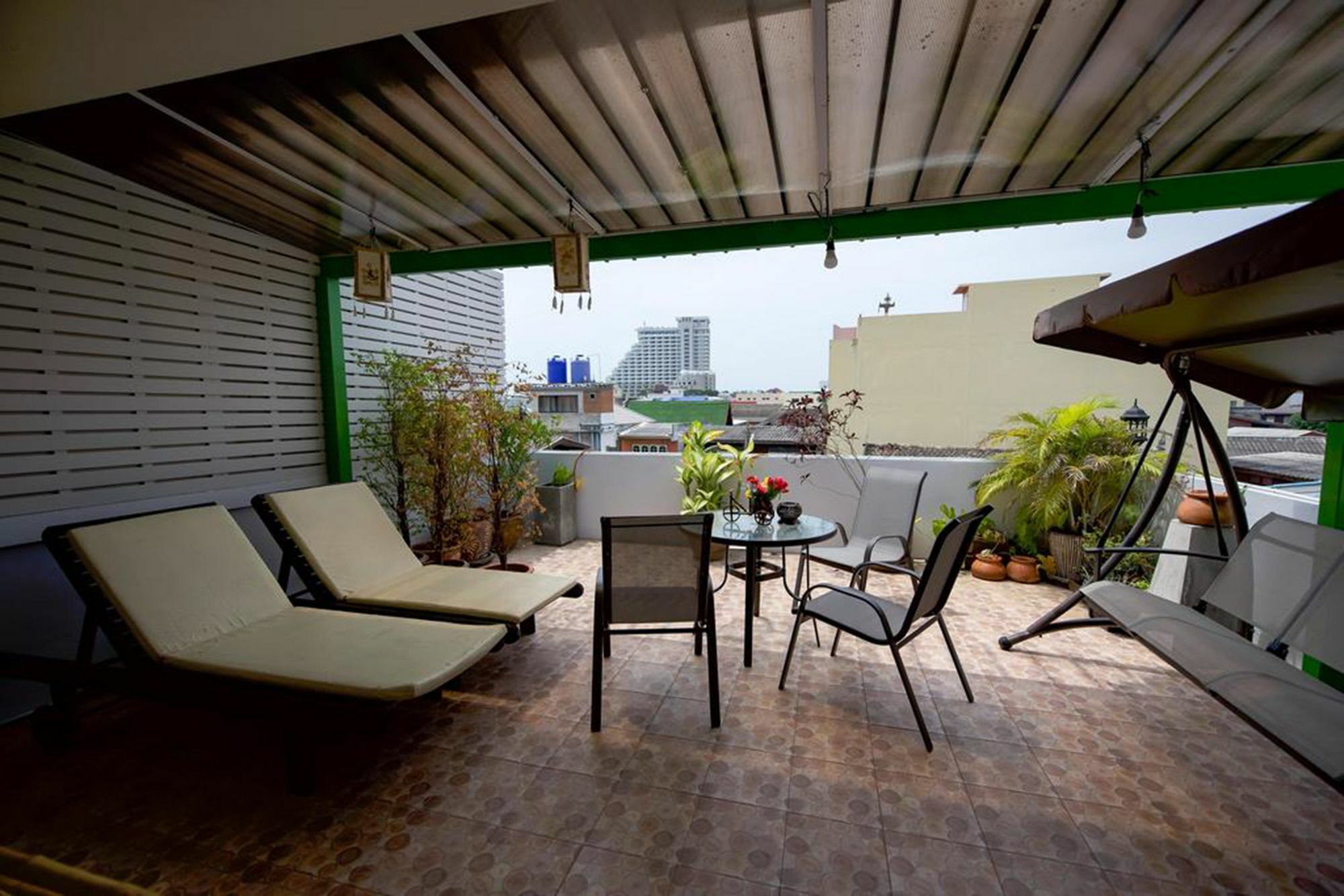 The Family Tree House Hotel Hua Hin Bagian luar foto