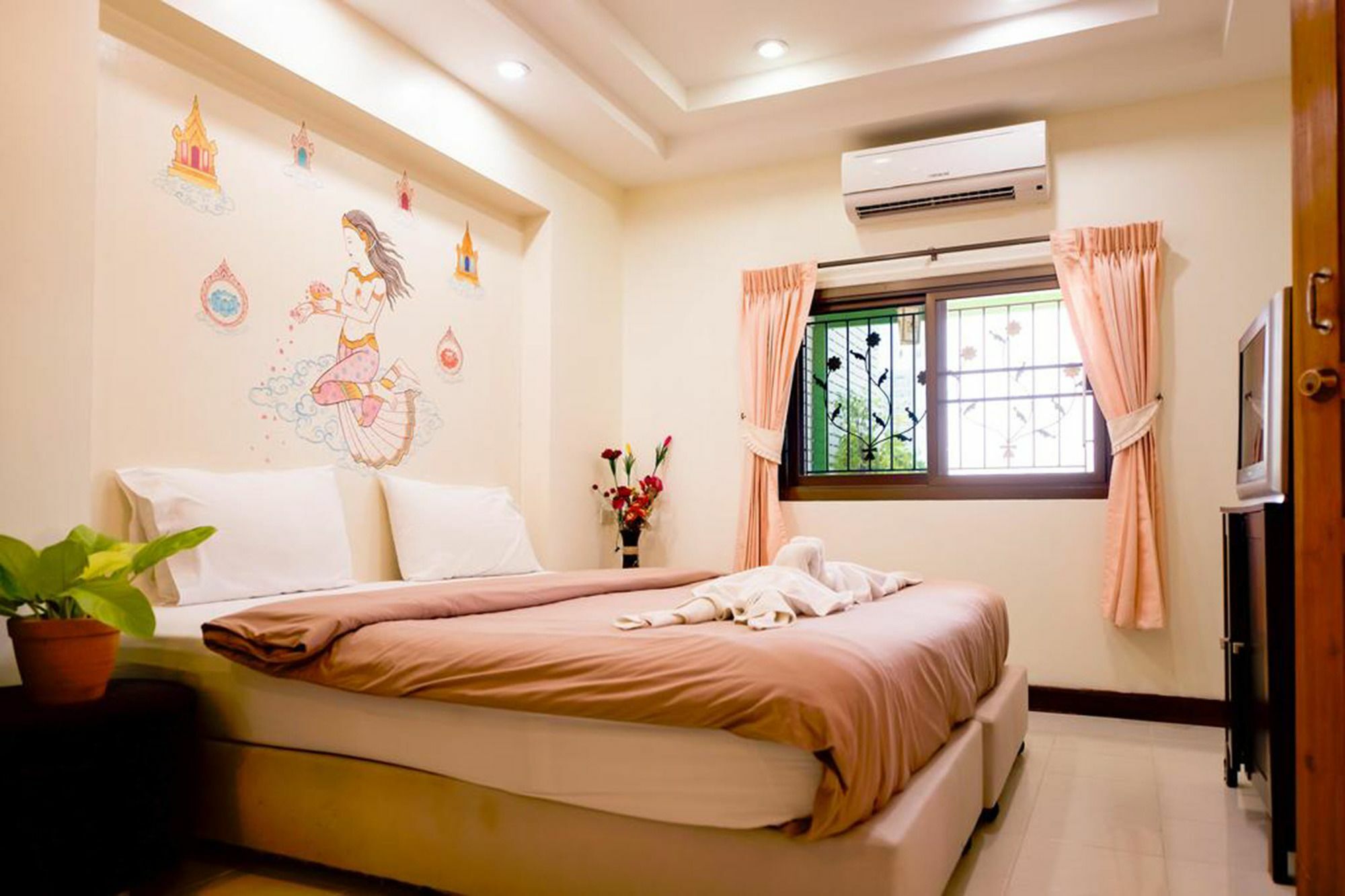 The Family Tree House Hotel Hua Hin Bagian luar foto