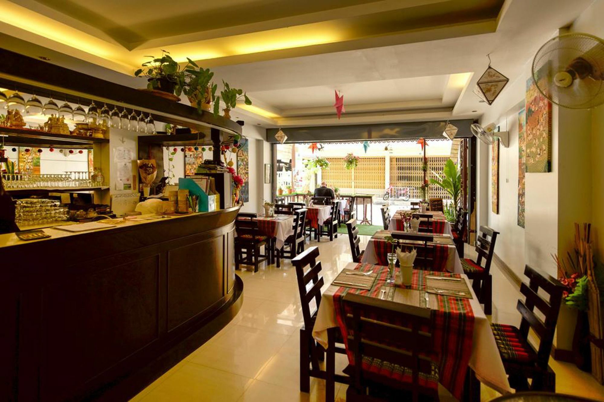 The Family Tree House Hotel Hua Hin Bagian luar foto