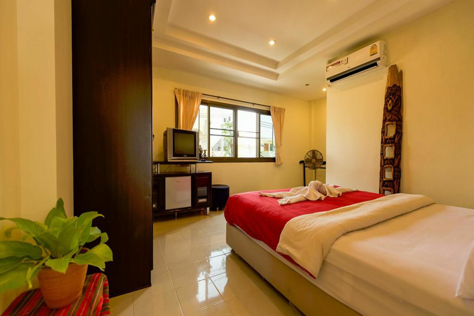 The Family Tree House Hotel Hua Hin Bagian luar foto