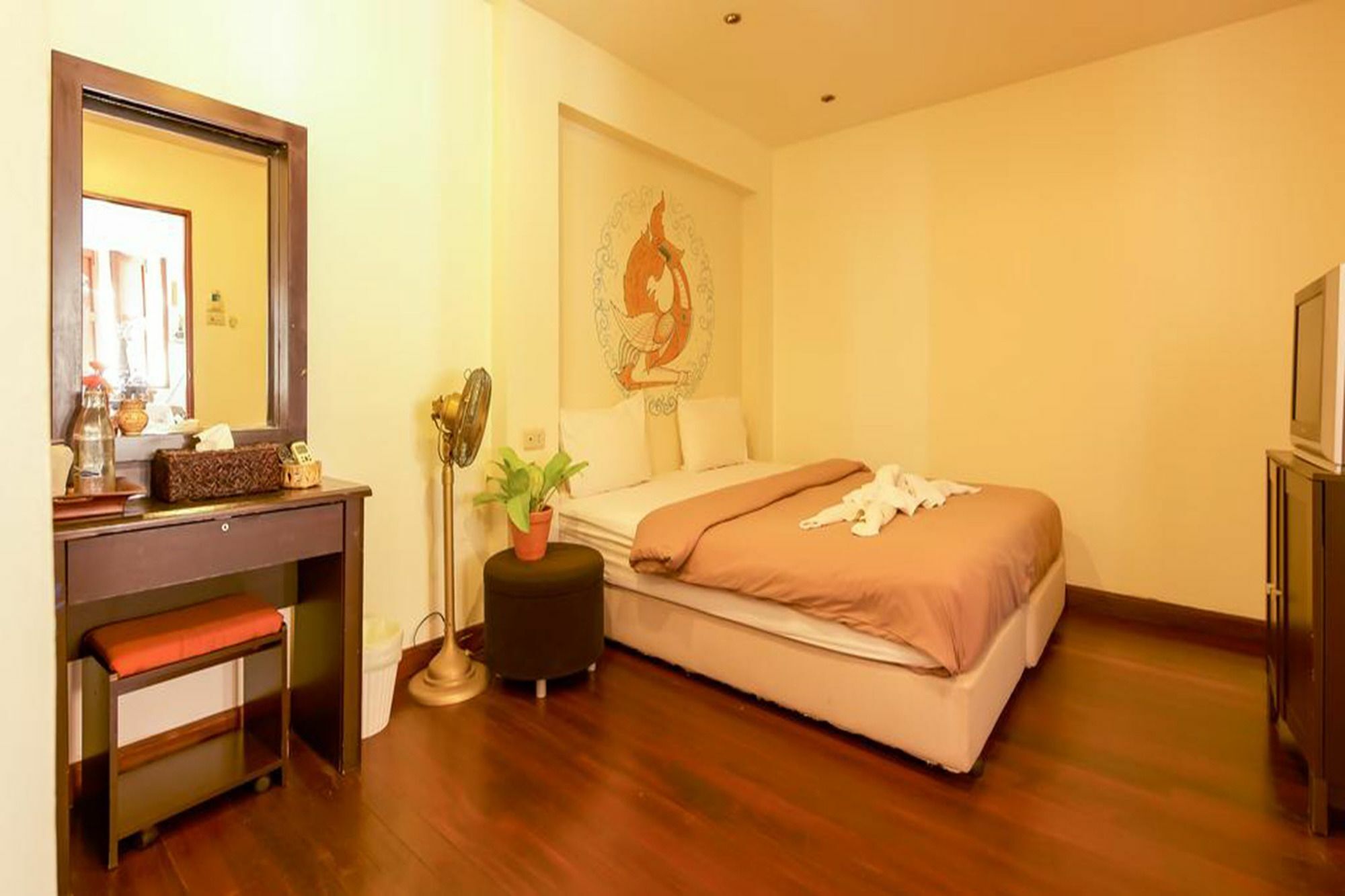 The Family Tree House Hotel Hua Hin Bagian luar foto
