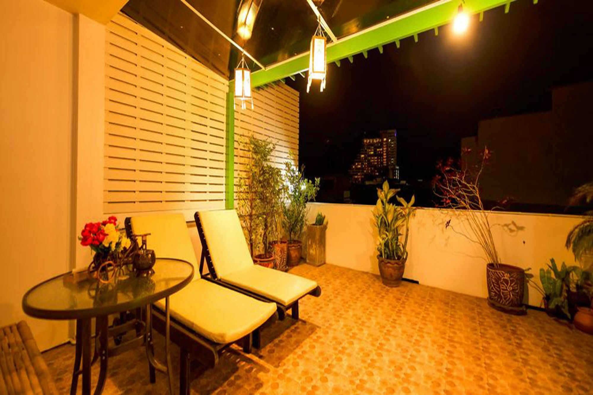 The Family Tree House Hotel Hua Hin Bagian luar foto